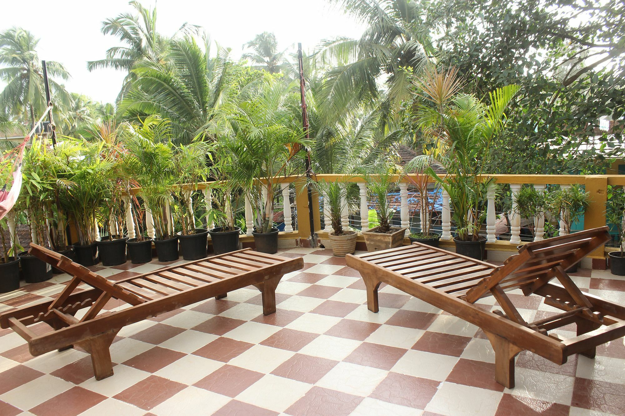 Oyo 10403 Modern Candolim