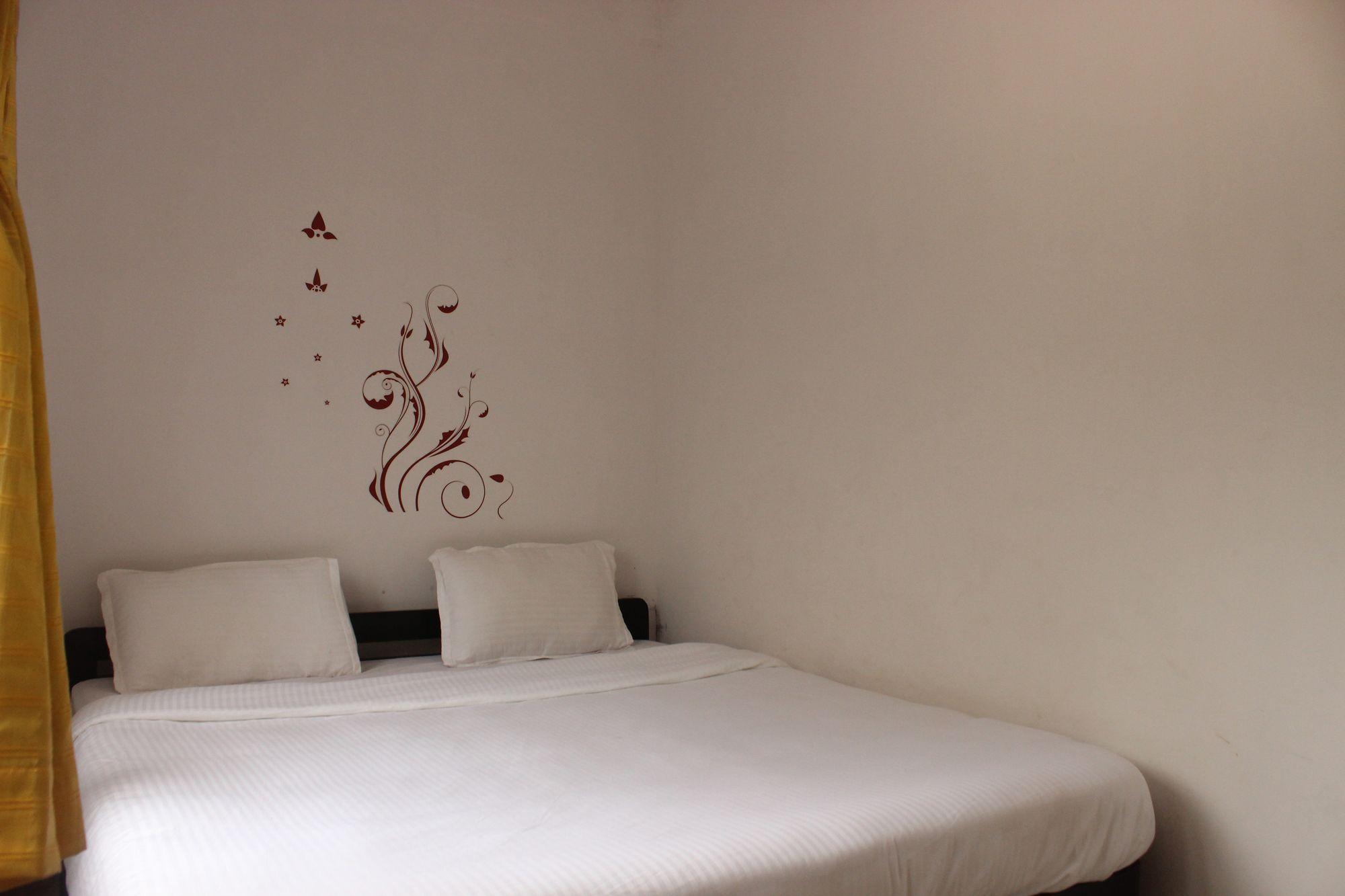 Oyo 10403 Modern Candolim