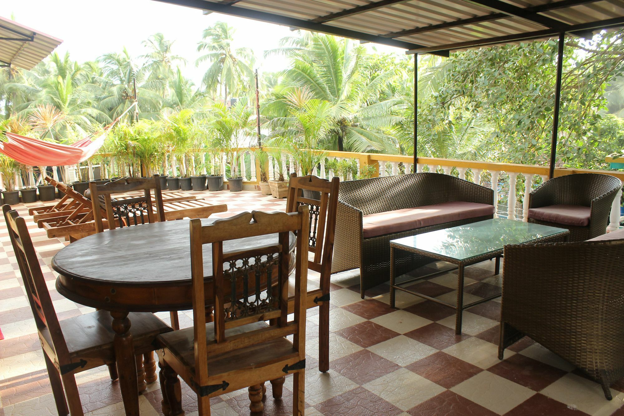 Oyo 10403 Modern Apartment